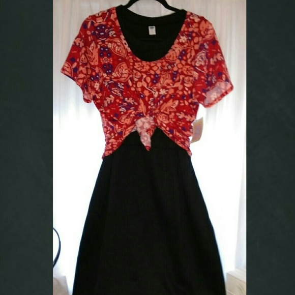 LulaRoe Classic Tee - Picture 2 of 6